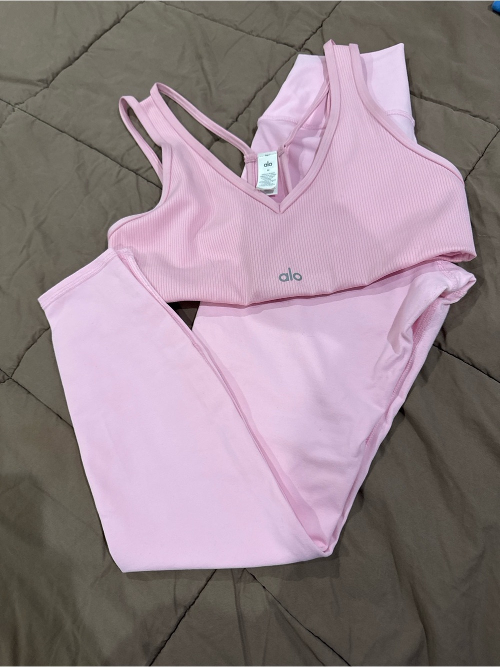 💕 Alo Pink Leggings & ribbed sports bra set